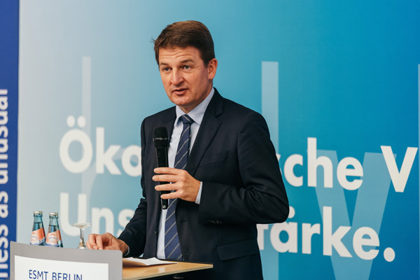 Prof. Jörg Rocholl, Präsident der internationalen Wirtschaftshochschule ESMT Berlin und Vorsitzender des Wissenschaftlichen Beirats beim Bundesministerium der Finanzen.